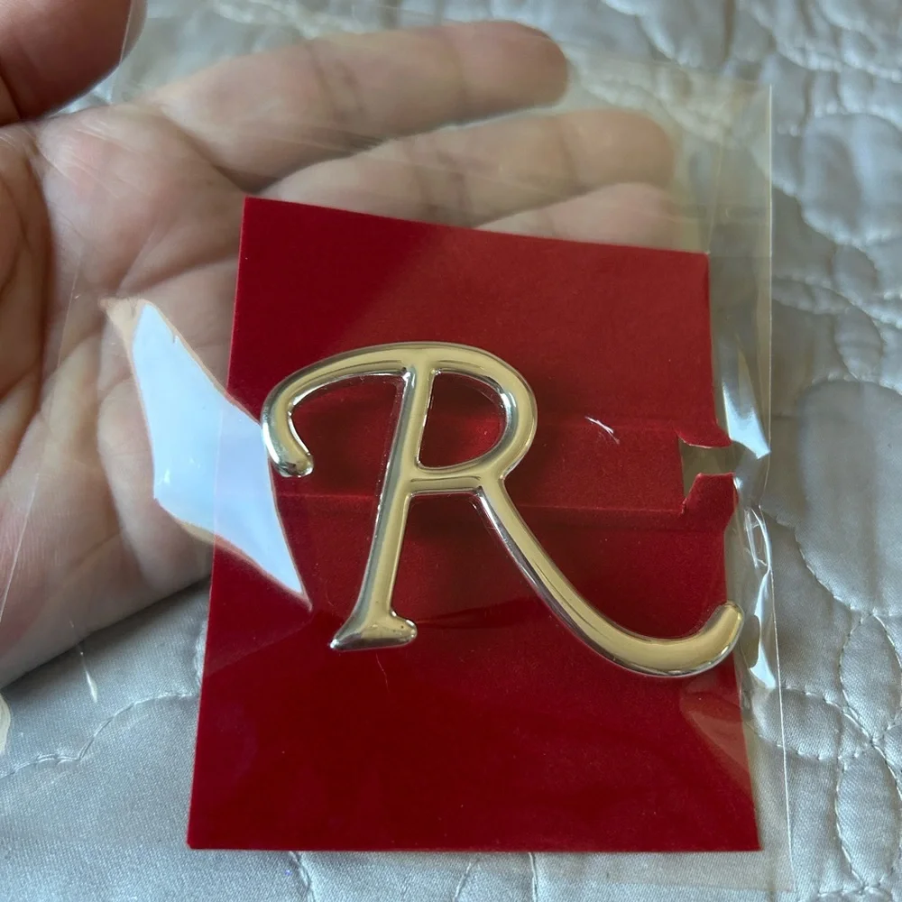 Silver Tone Letter R Brooch - Picture 3 of 3